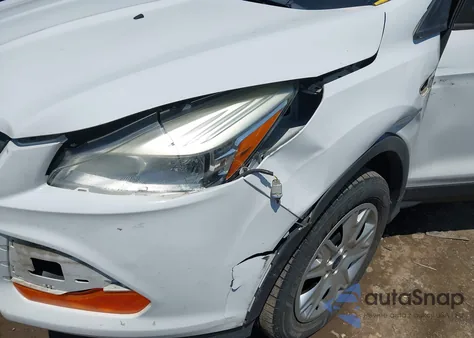 2013 Ford Escape S z USA, uszkodzony, nr VIN 1FMCU0F75DUC07189